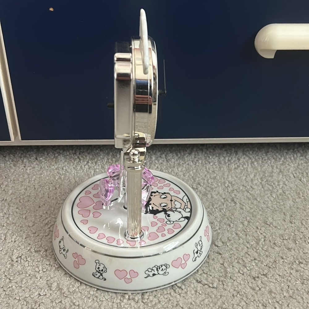 Betty Boop with Pudgy 2008 Anniversary Clock with Dome Covering - Picture 10 of 11